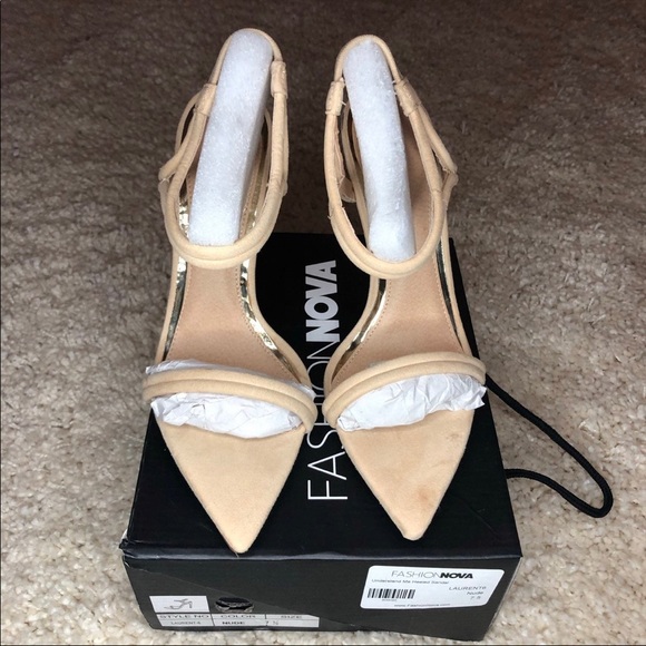 Fashion Nova Laurent Heels - Picture 2 of 7